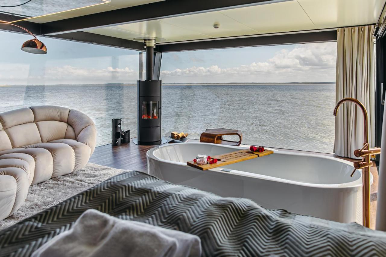 Grand Ht Houseboats - Domki Na Wodzie - Sauna, Jacuzzi, Kominek เมียลโน ภายนอก รูปภาพ