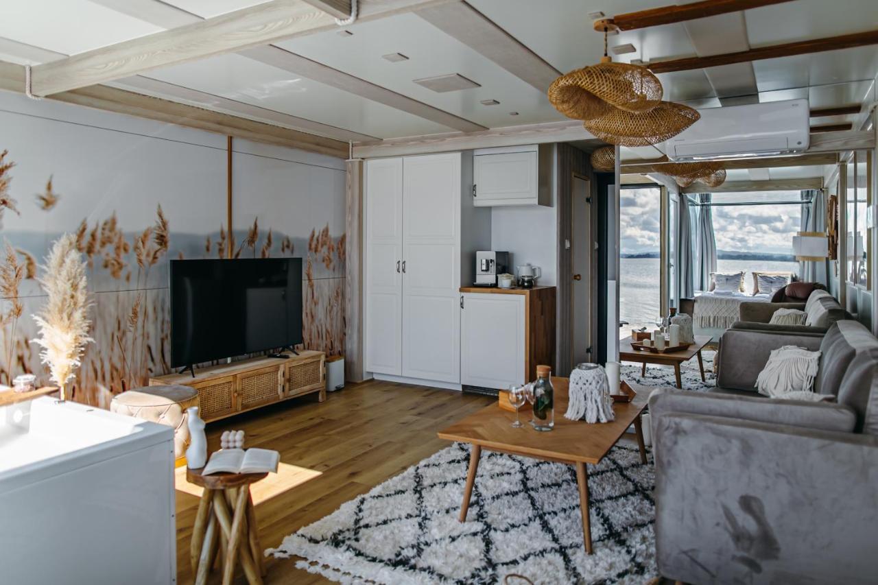 Grand Ht Houseboats - Domki Na Wodzie - Sauna, Jacuzzi, Kominek เมียลโน ภายนอก รูปภาพ