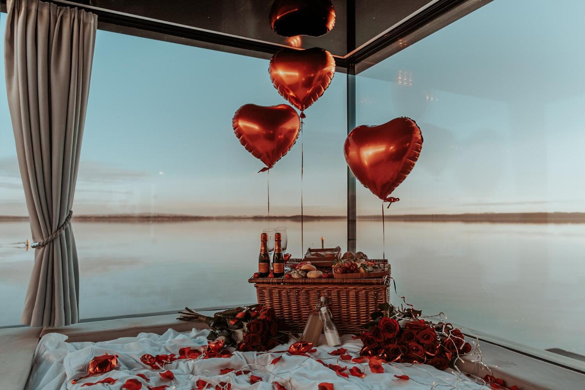 Grand Ht Houseboats - Domki Na Wodzie - Sauna, Jacuzzi, Kominek เมียลโน ภายนอก รูปภาพ