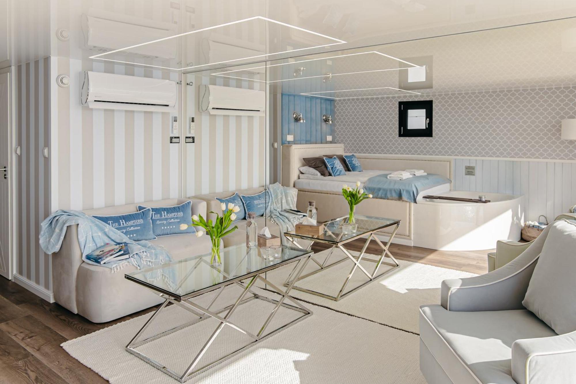 Grand Ht Houseboats - Domki Na Wodzie - Sauna, Jacuzzi, Kominek เมียลโน ห้อง รูปภาพ