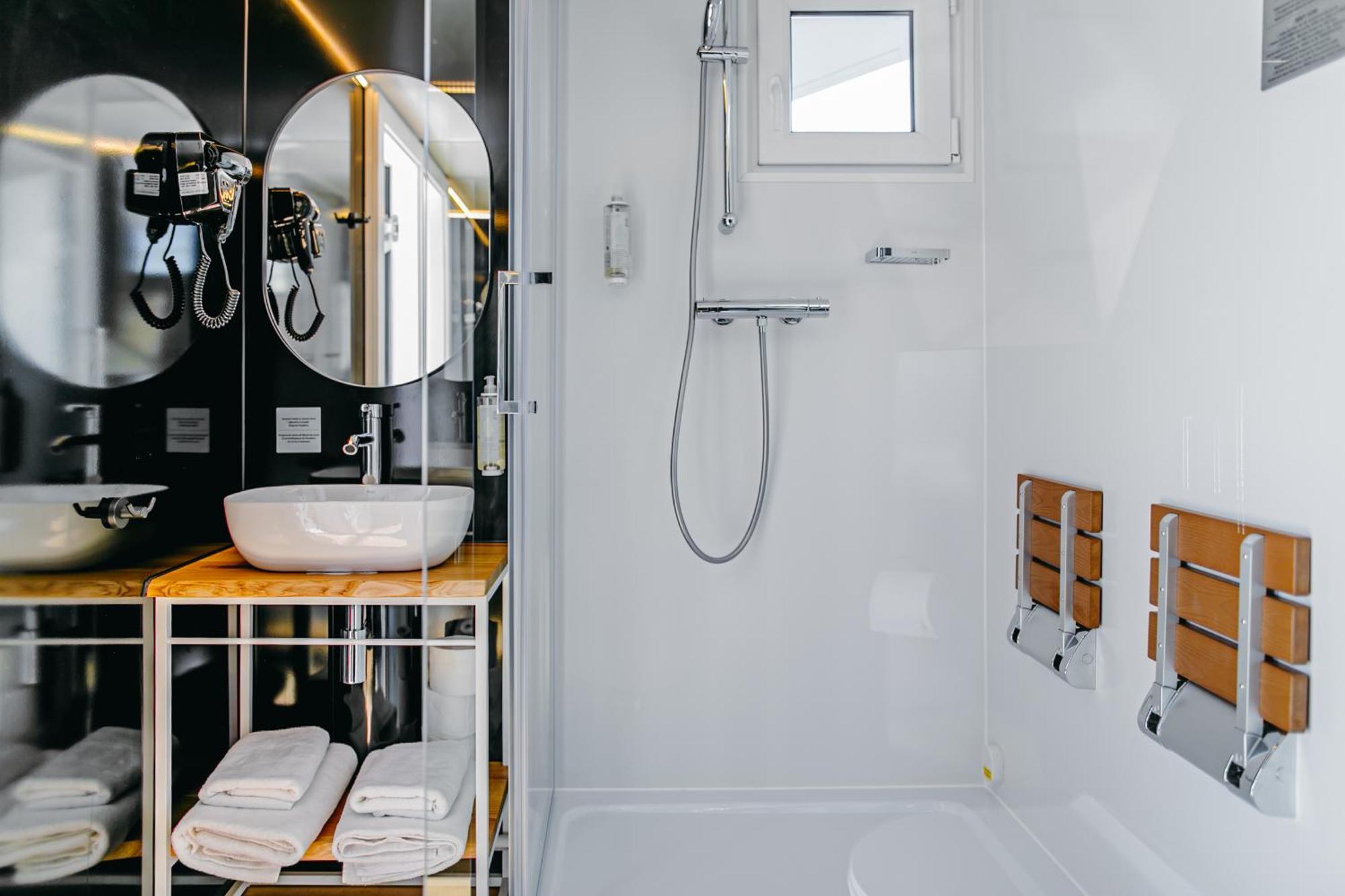 Grand Ht Houseboats - Domki Na Wodzie - Sauna, Jacuzzi, Kominek เมียลโน ห้อง รูปภาพ