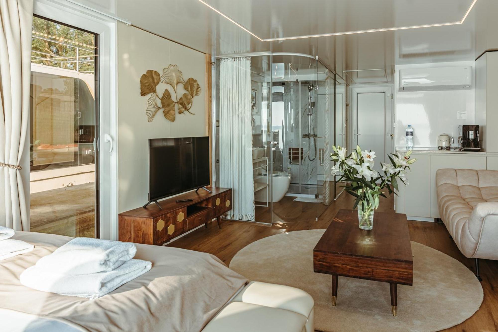 Grand Ht Houseboats - Domki Na Wodzie - Sauna, Jacuzzi, Kominek เมียลโน ห้อง รูปภาพ