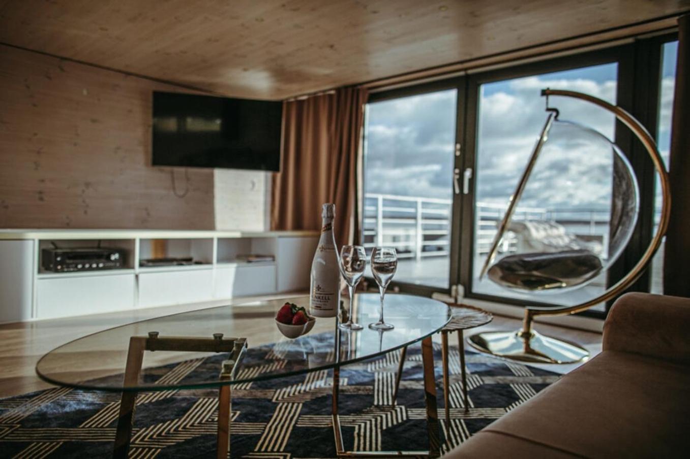 Grand Ht Houseboats - Domki Na Wodzie - Sauna, Jacuzzi, Kominek เมียลโน ภายนอก รูปภาพ
