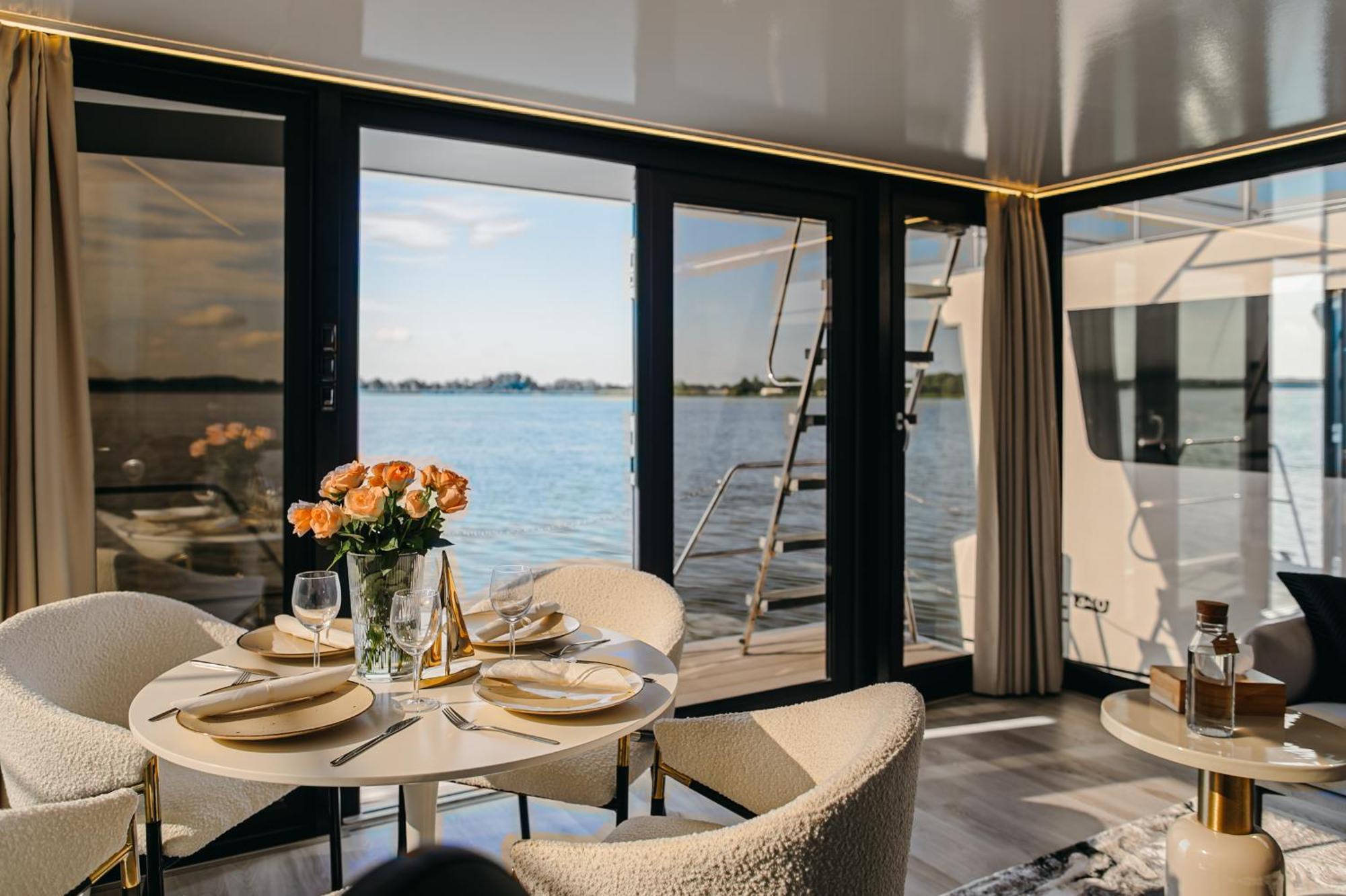 Grand Ht Houseboats - Domki Na Wodzie - Sauna, Jacuzzi, Kominek เมียลโน ห้อง รูปภาพ