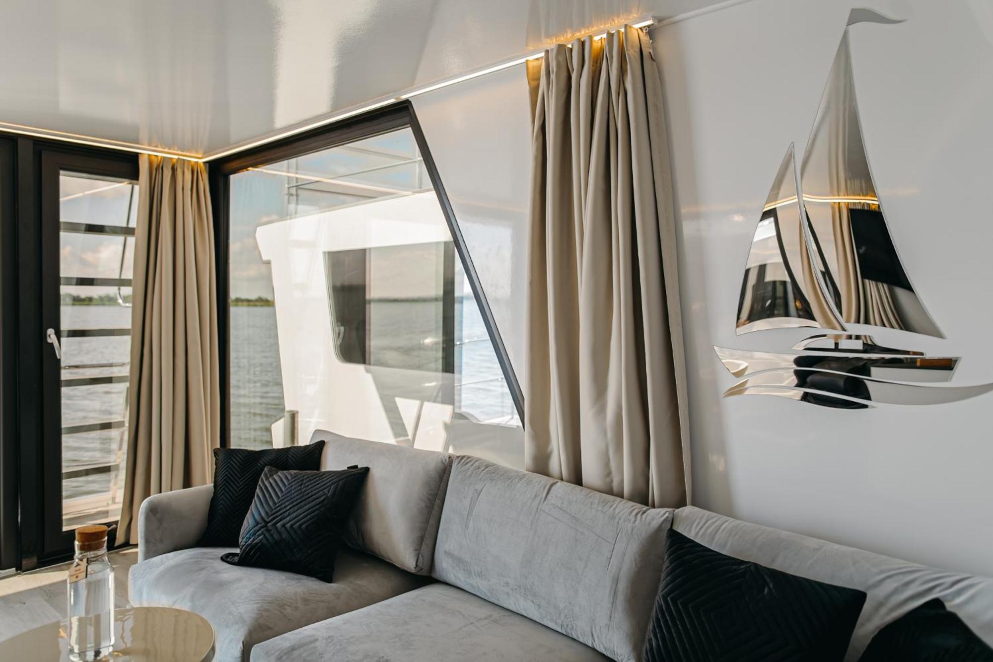Grand Ht Houseboats - Domki Na Wodzie - Sauna, Jacuzzi, Kominek เมียลโน ห้อง รูปภาพ